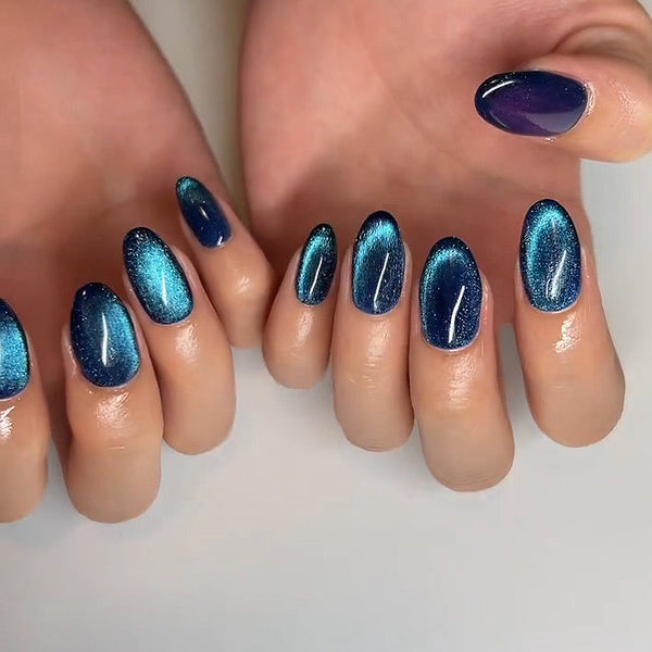 Cosmic Blue Aura Cat Eye Medium Round | Party Press On Nails