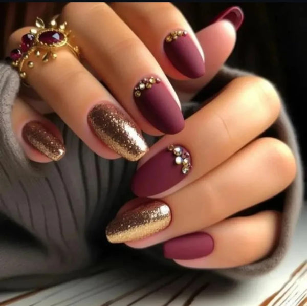 Matte Maroon Golden Glitter Shape Oval Artificial Nails