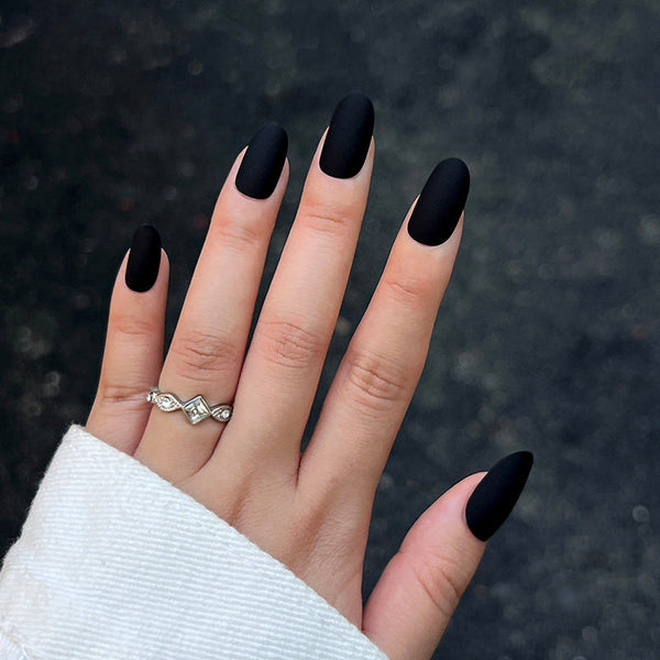 Matte Black | Medium Round, Press-On Nails