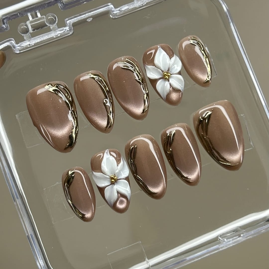 <p>Why You'll <em>Love</em> These Nails</p>