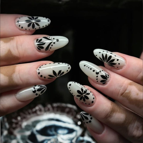 Black and White Navratri Press on Nails for All Day Wear