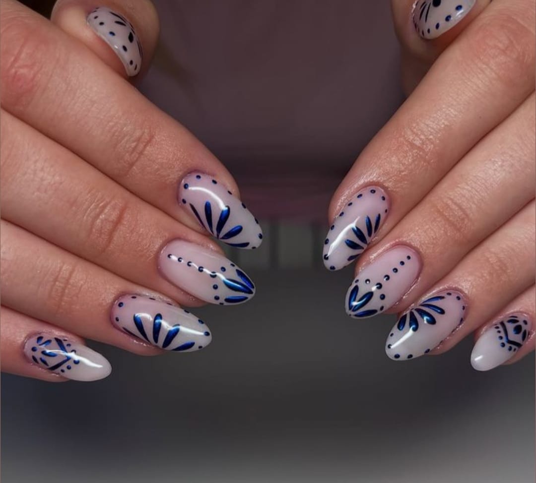 <p>Why You'll <em>Love</em> These Nails</p>