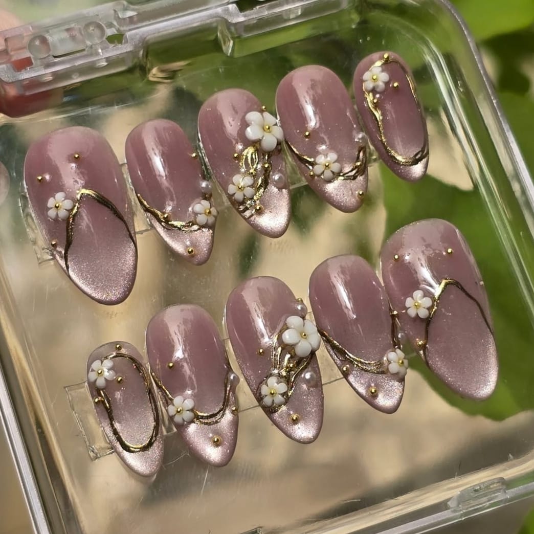 <p>Why You'll <em>Love</em> These Nails</p>