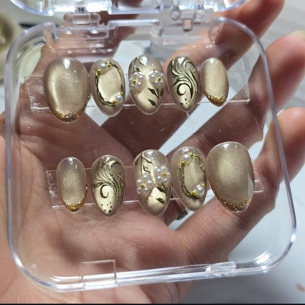Engagement and Bridal Cateye Press on Nails wit Chrome Art