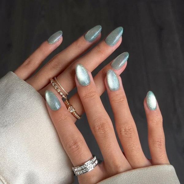 Silver Cat Eye  Medium Almond | Press On Nail Party Nails