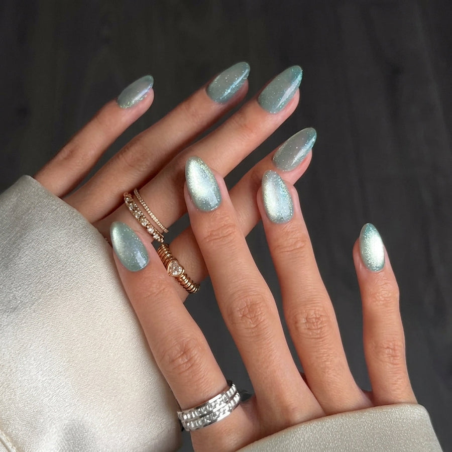 Silver Cat Eye  Medium Almond | Press On Nail Party Nails